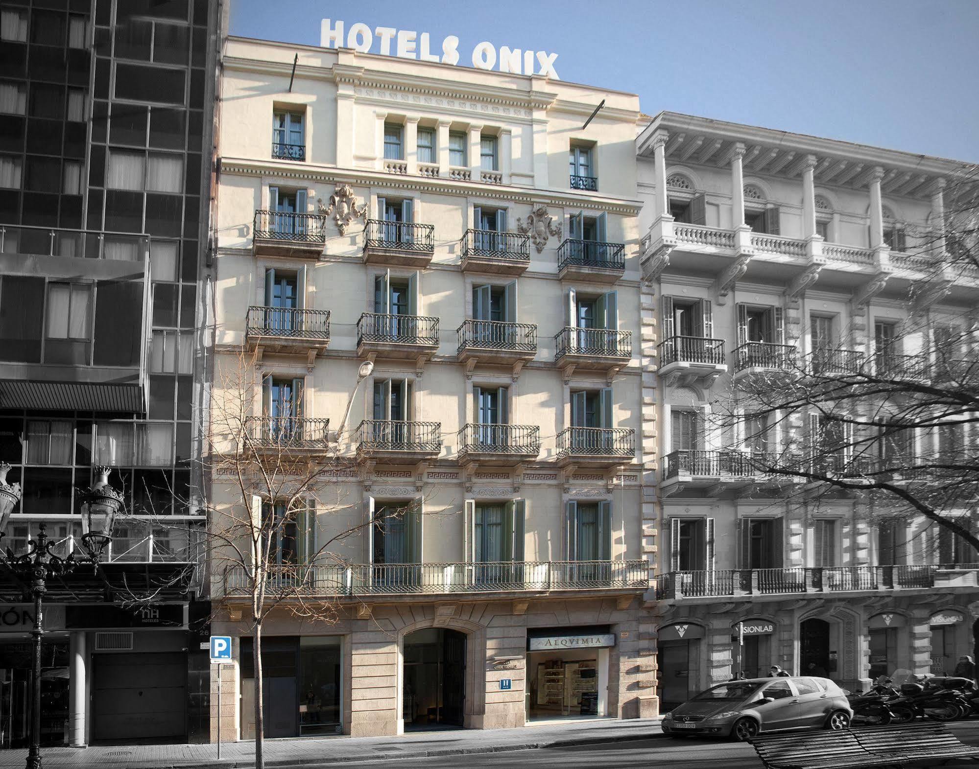 Hotel Onix Rambla 3*